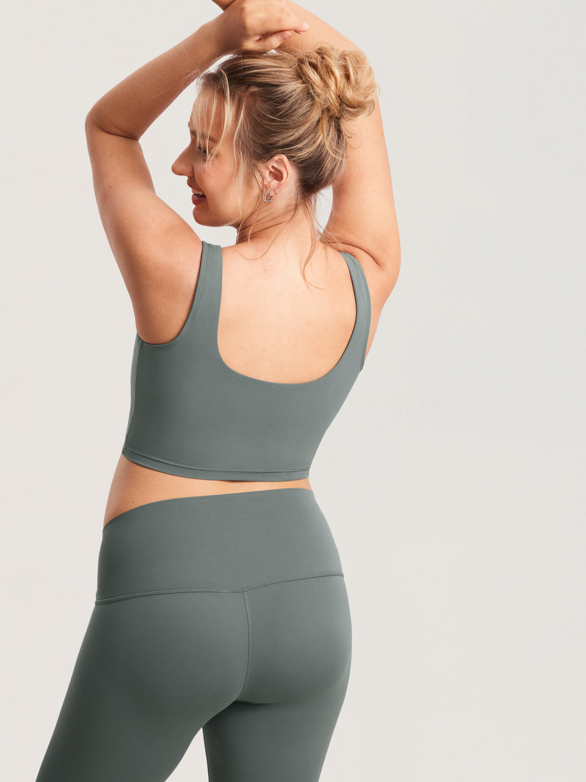 MOMANDA Women's Natrelax® Nursing Crop Tank Top - V Neck Grey Sage @model_info:MOM
