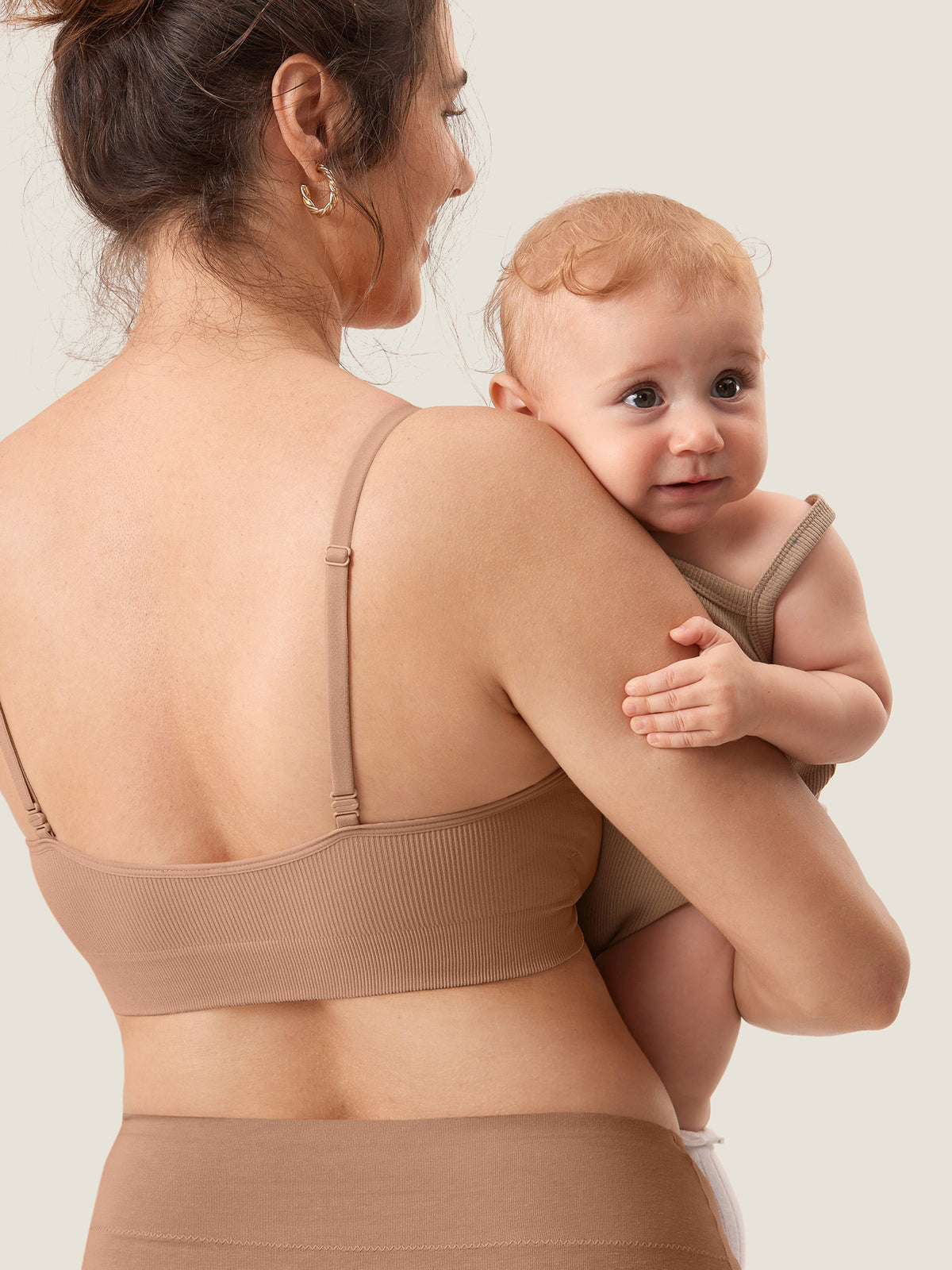 MOMANDA Women's Ribbed Scoop Nursing Bralette Gravel Beige @model_info:Nursing
