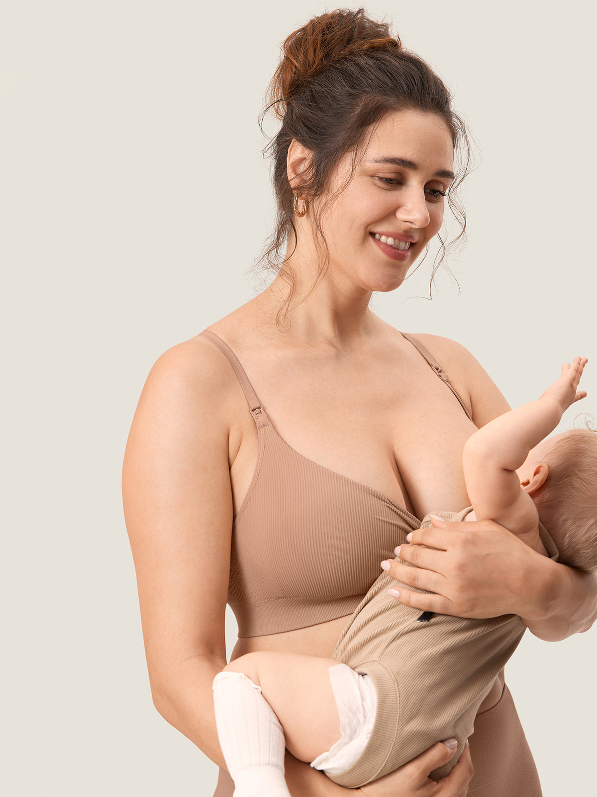 MOMANDA Women's Ribbed Scoop Nursing Bralette Gravel Beige @model_info:Nursing