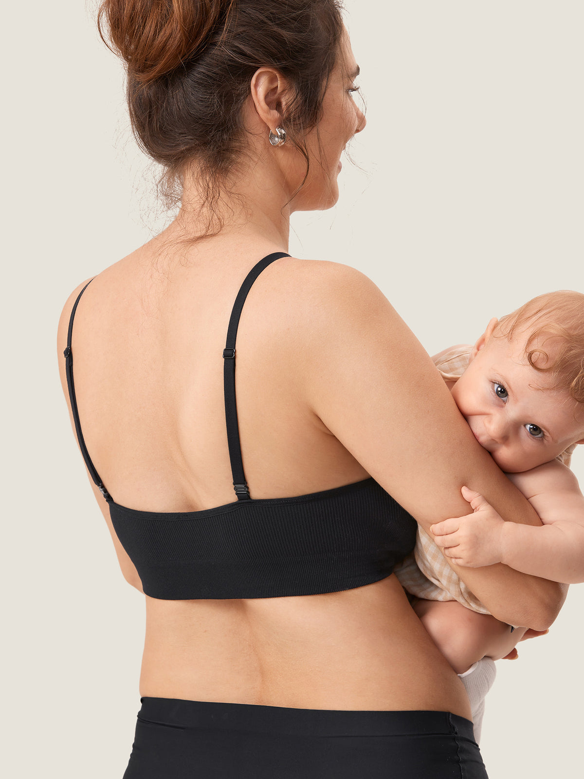 MOMANDA Women's Ribbed Scoop Nursing Bralette Black @model_info:Nursing