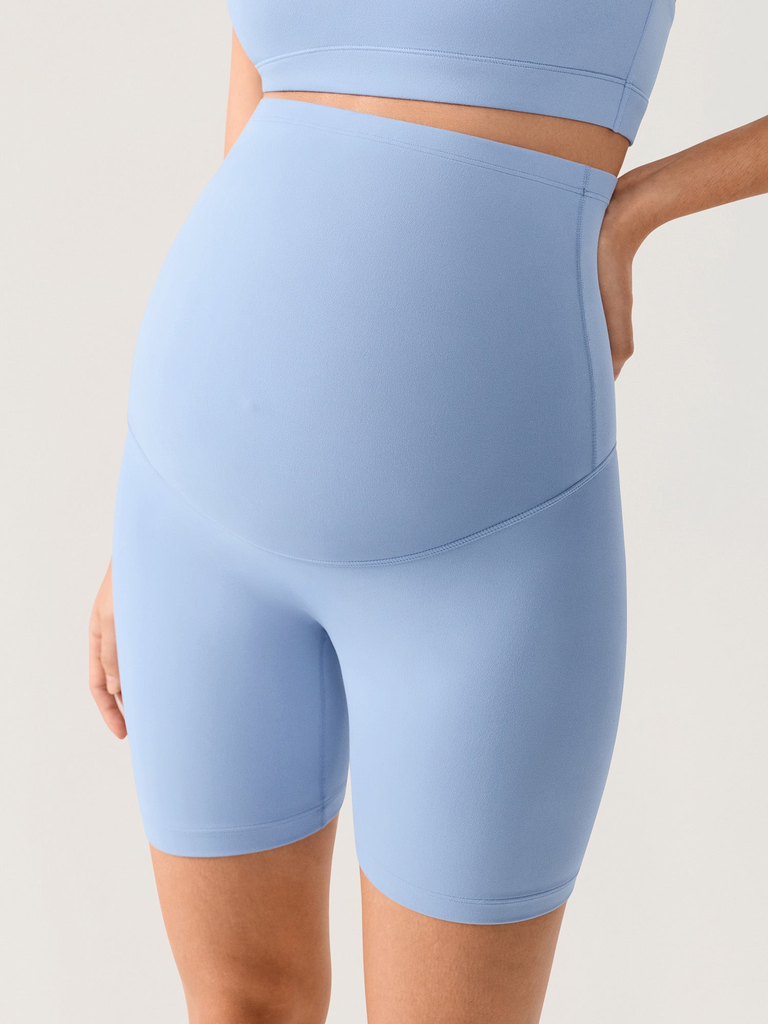 Natrelax® No Front Seam Maternity Shorts 6"