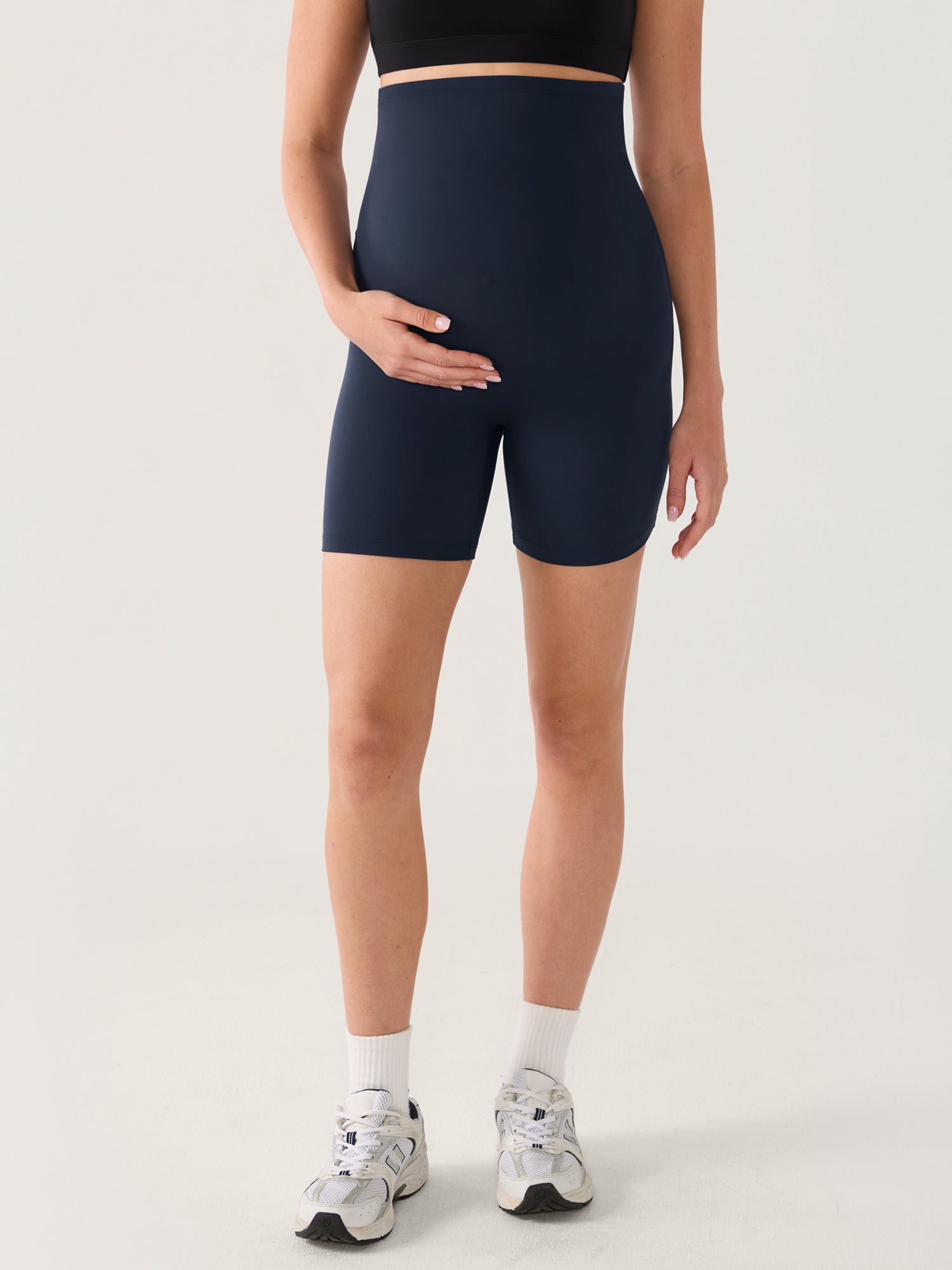 Natrelax® Seamless-Front Maternity Shorts 6"
