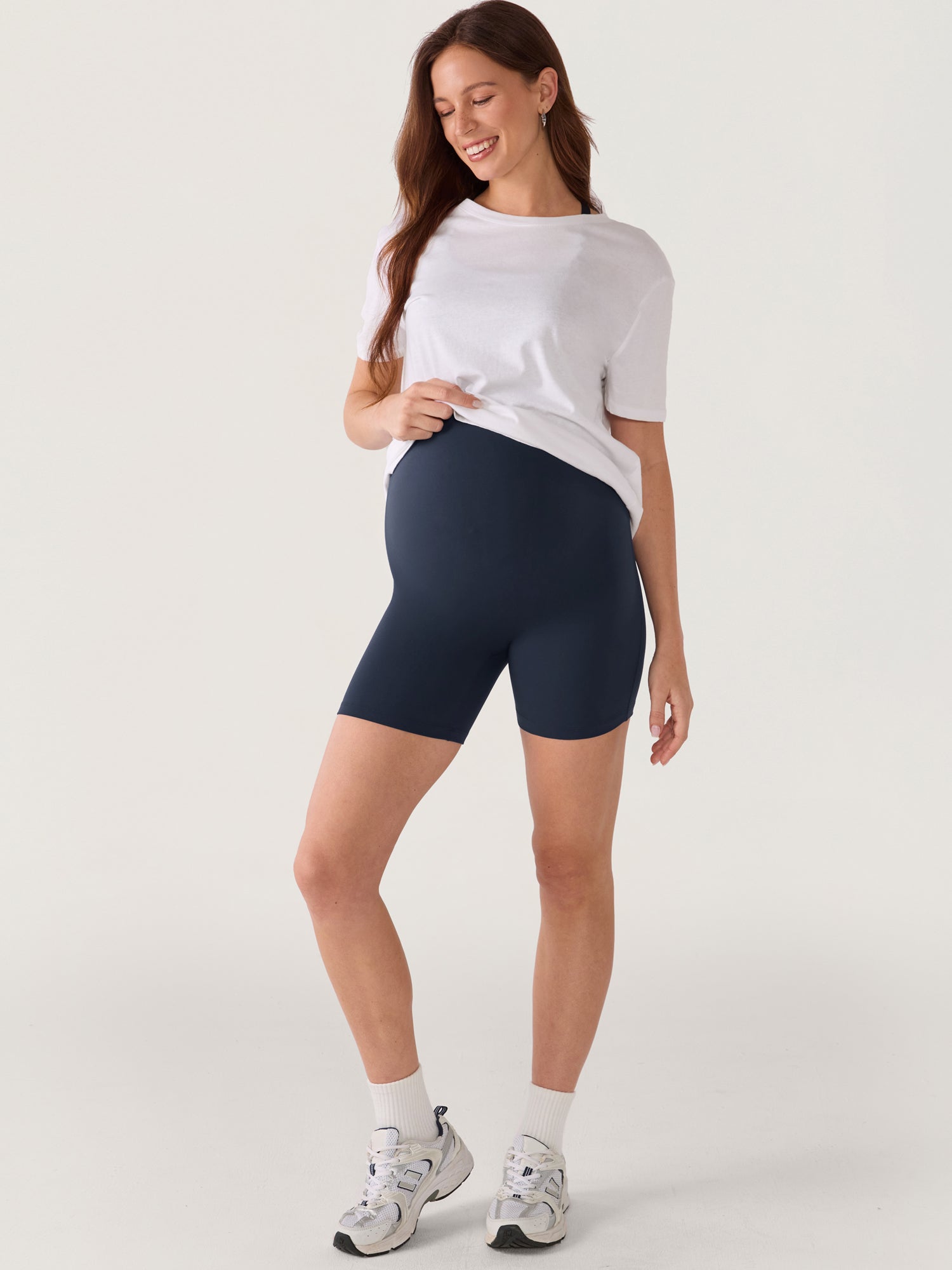 Natrelax® Seamless-Front Maternity Shorts 6"