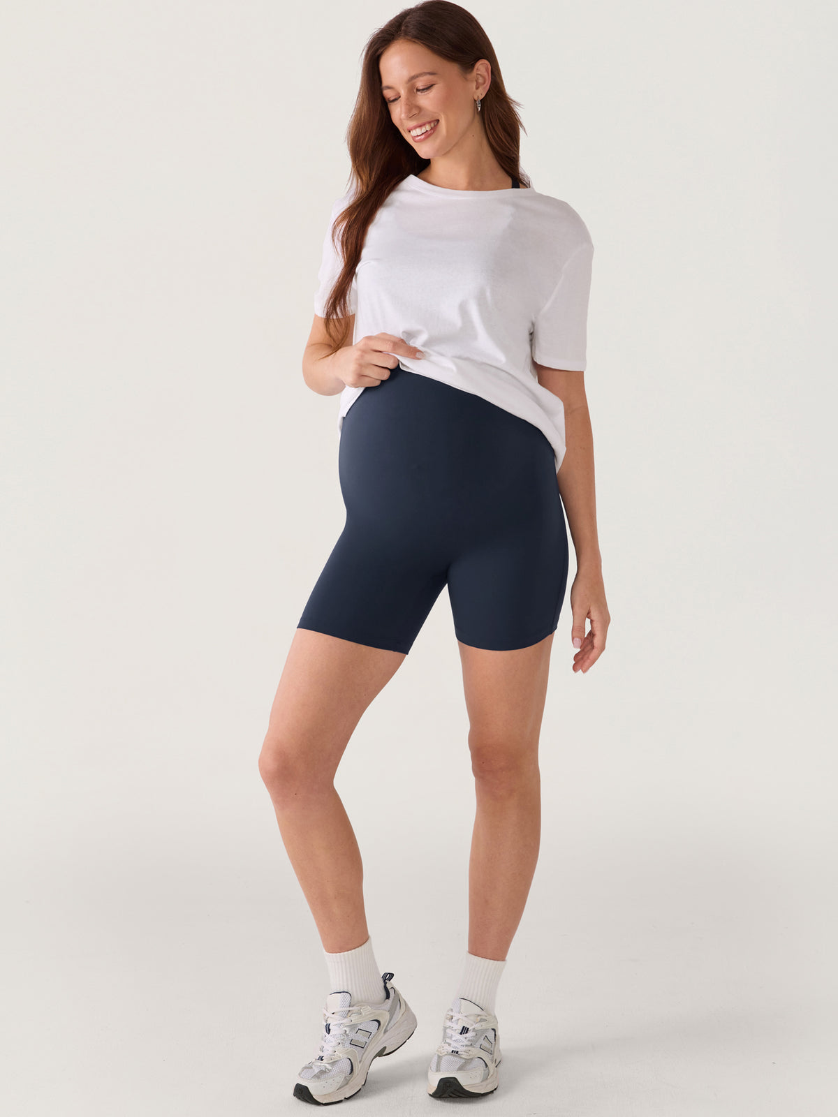 Natrelax® Seamless-Front Maternity Shorts 6"