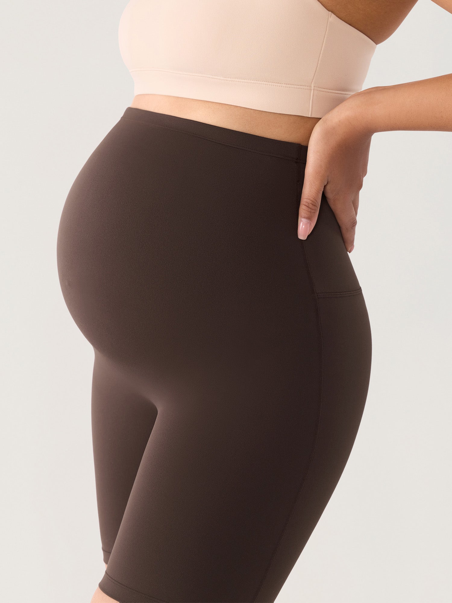 Natrelax® Seamless-Front Maternity Shorts 6"