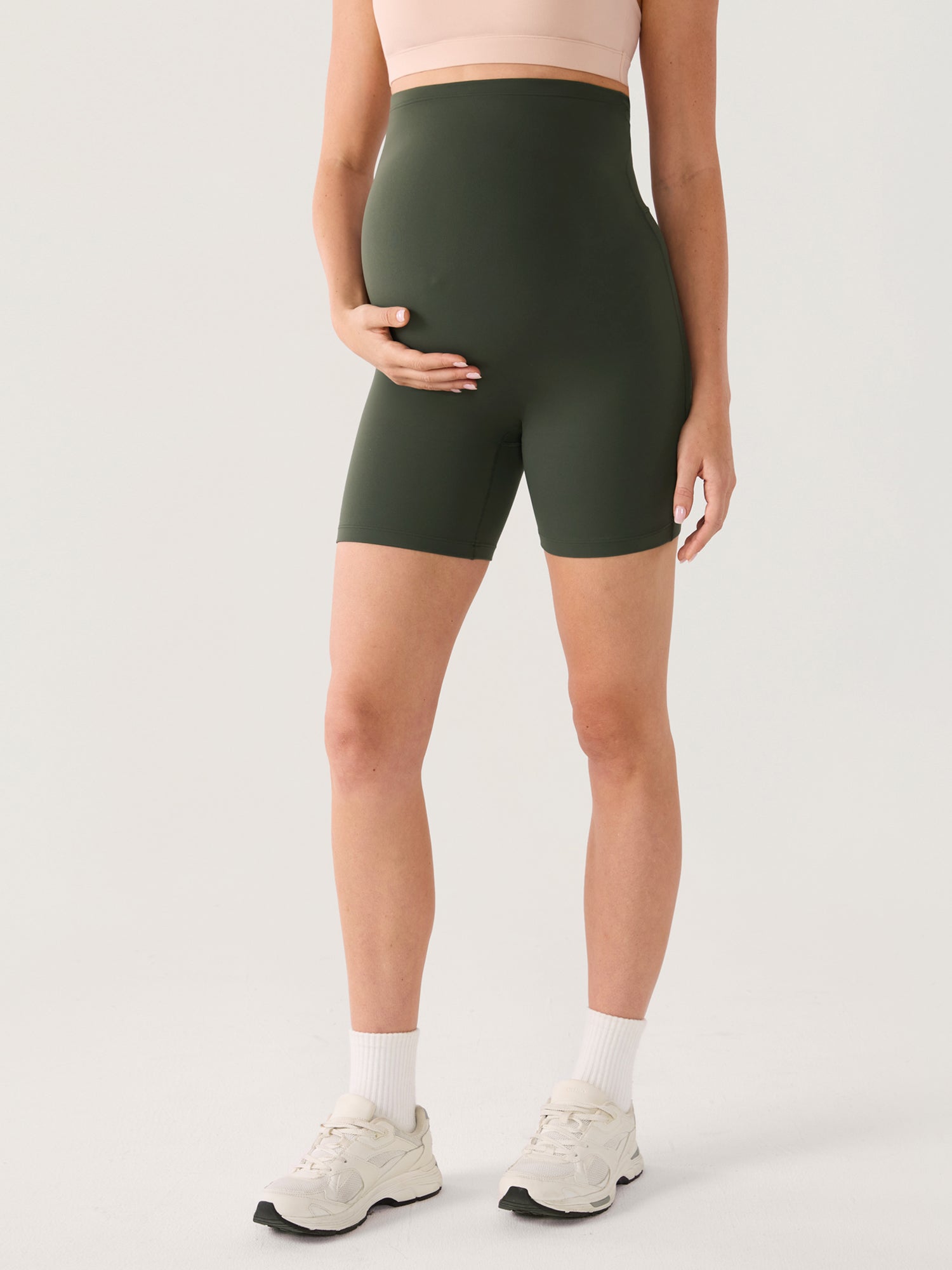 Natrelax® Seamless-Front Maternity Shorts 6"